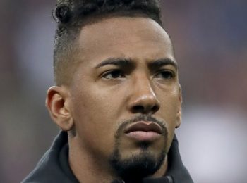 Fans membanting Boateng setelah penampilan buruk ke Hoffenheim